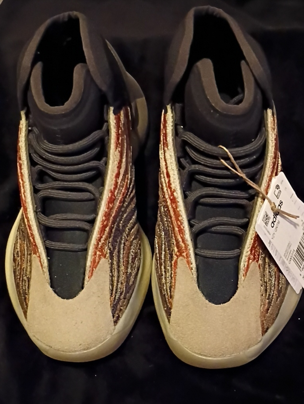 Adidas YZY QNTM Black, Beige and Brown Basketball Sneakers.  Size 4.5